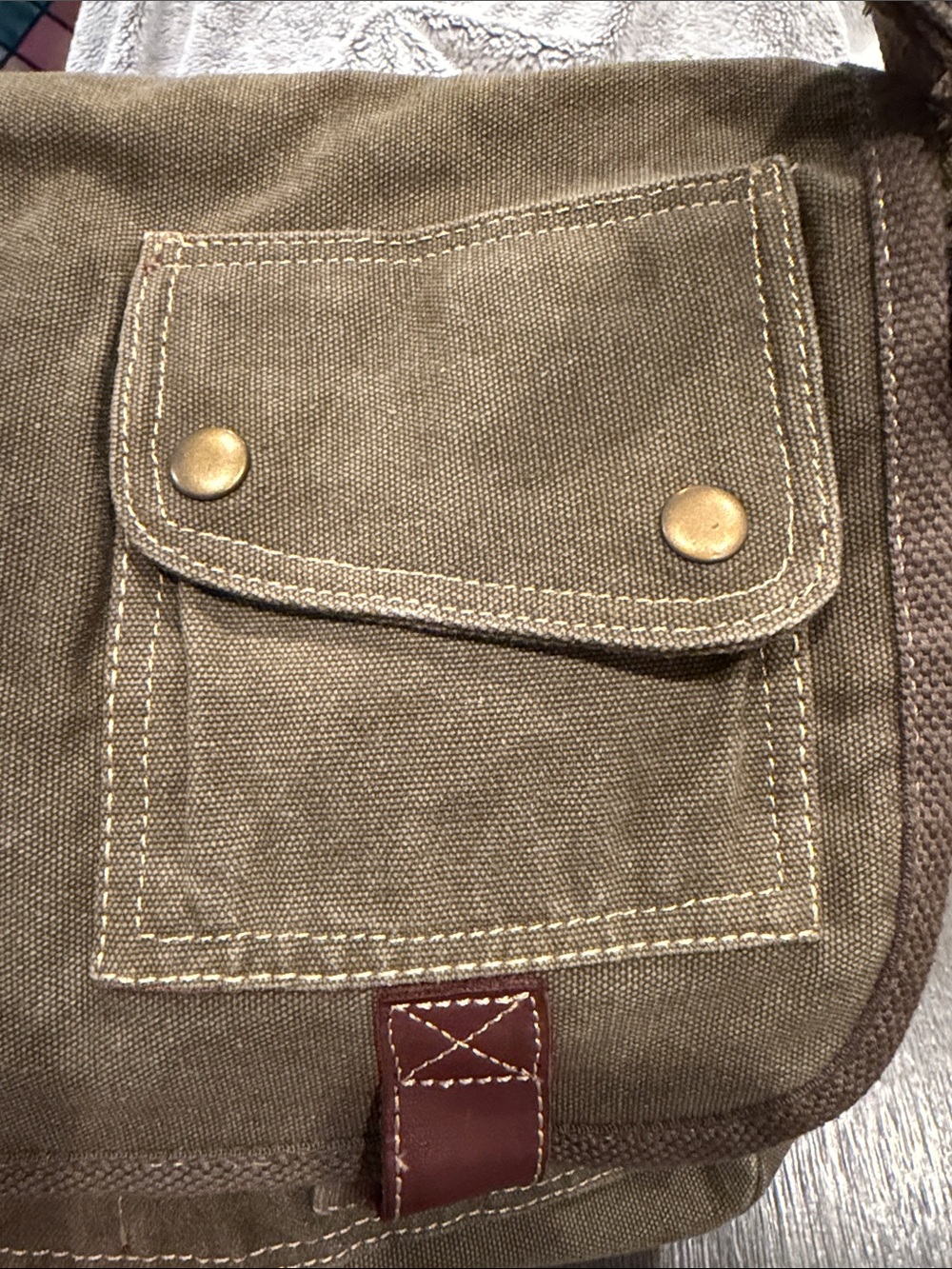 Vegan Canvas Messenger Bag in Olive Green - Picture 4 of 7